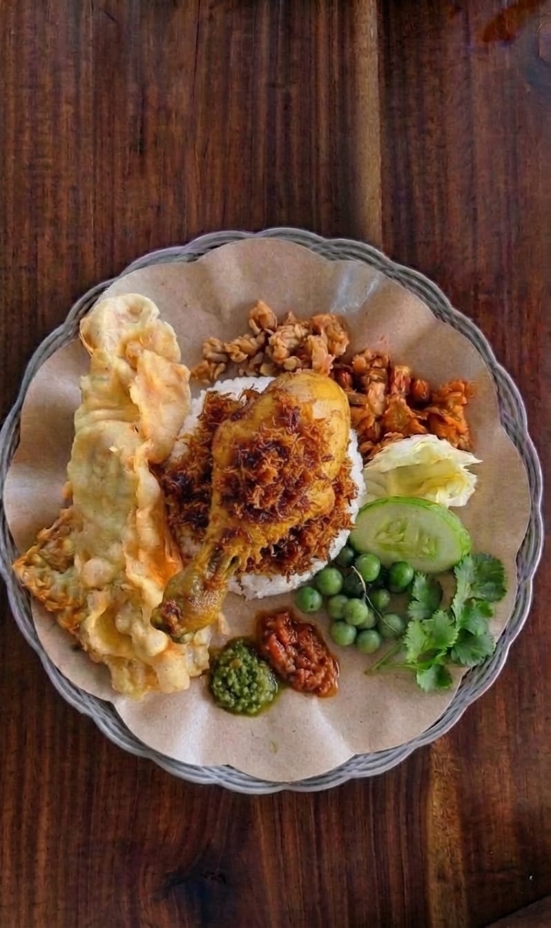 Nasi TO Ayam Serundeng